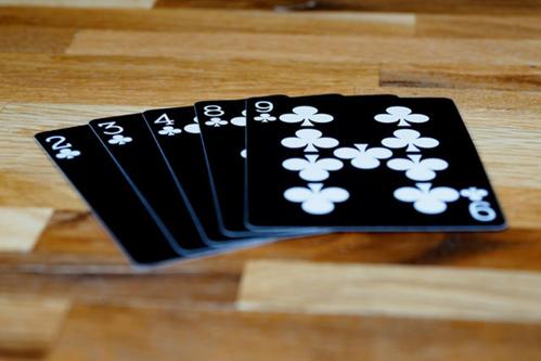 ポーカー秋葉原で楽しむカードゲームの魅力をご紹介